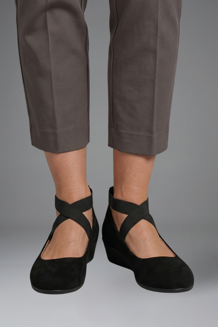 Valerisse | Women’s Comfort Flat Shoes – Orthopaedic Slip-On Walking Shoes