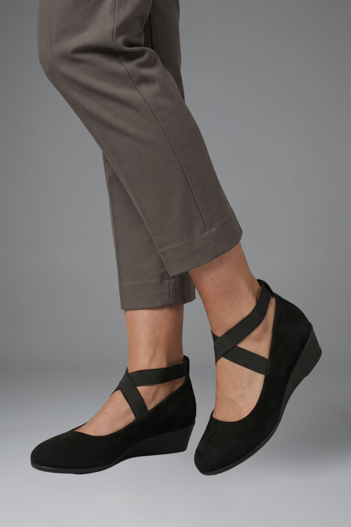 Valerisse | Women’s Comfort Flat Shoes – Orthopaedic Slip-On Walking Shoes